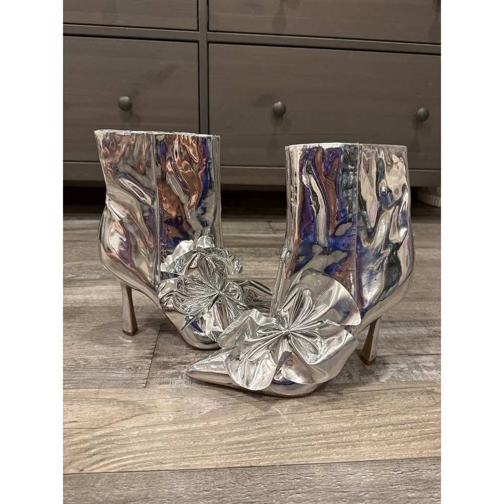 Sam Edelman Women's Esmae2 Silver Bow Bootie heels 8.5 New - Picture 3 of 8